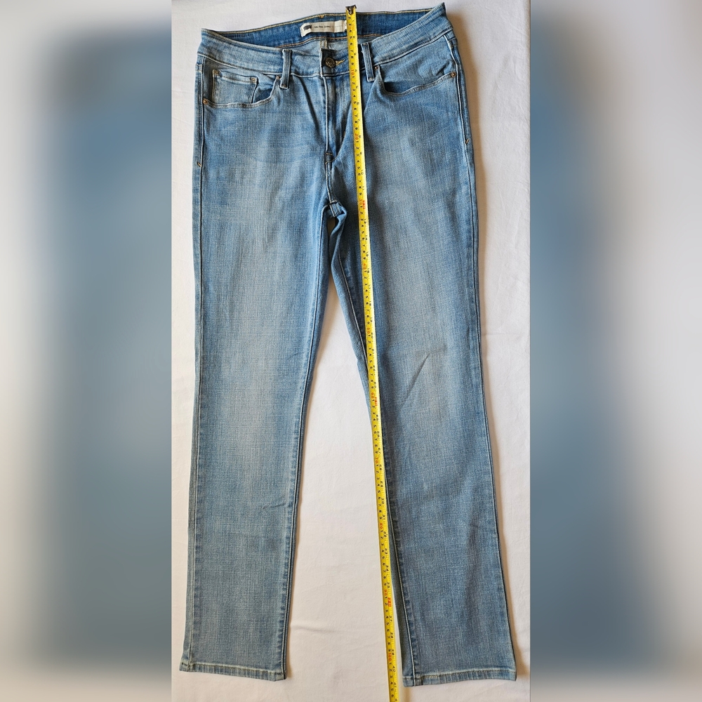 Levi’s Mid Rise Skinny Jeans – Size 30